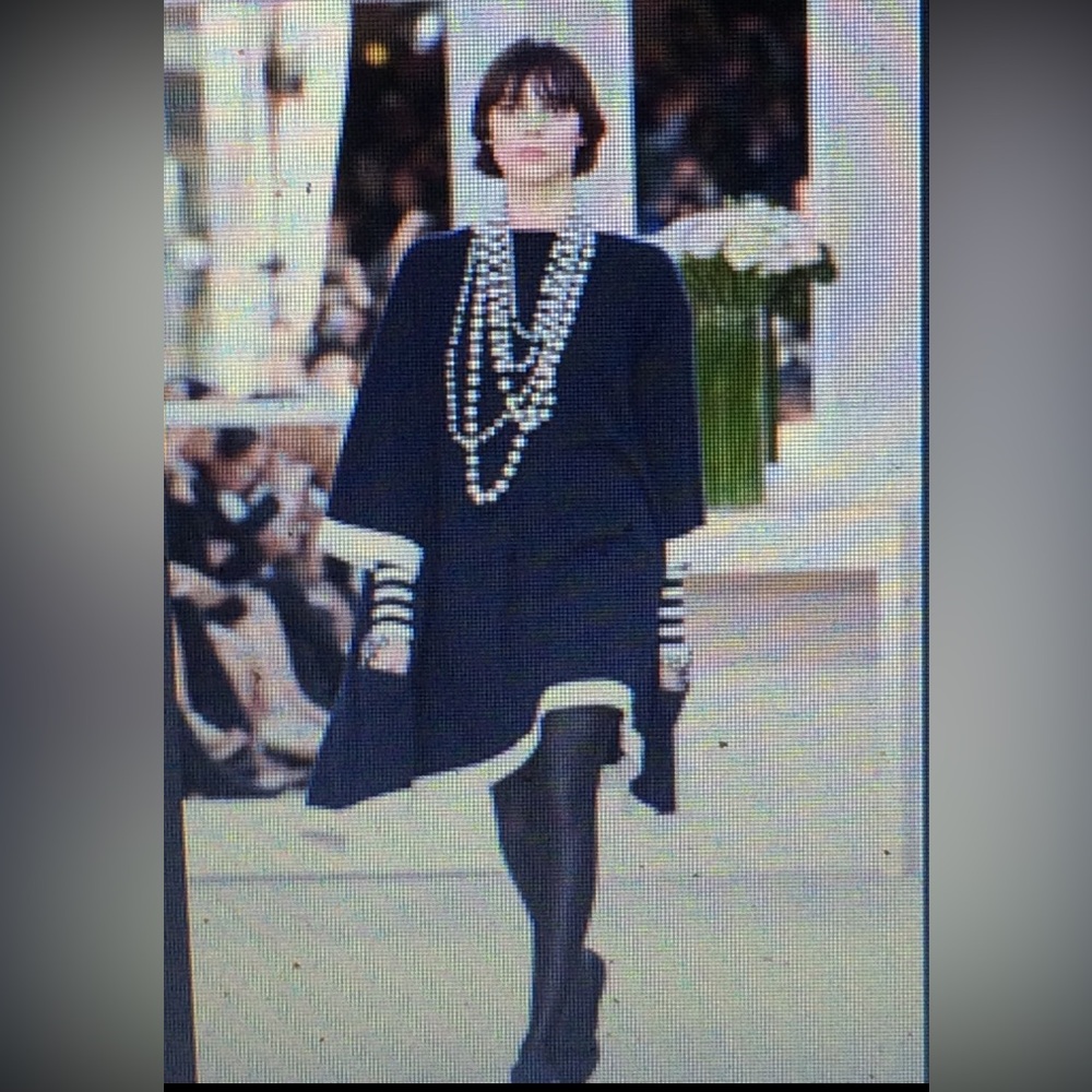❌SOLD❌CHANEL 2016 A Paris Rome Runway Navy Cashmere Medium Length Cardigan Fr38
